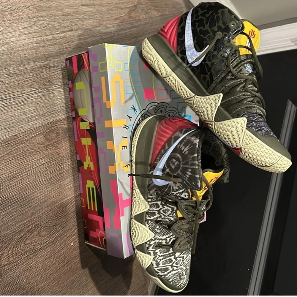 Nike Multicolor Patterned Sneakers - Picture 3 of 3